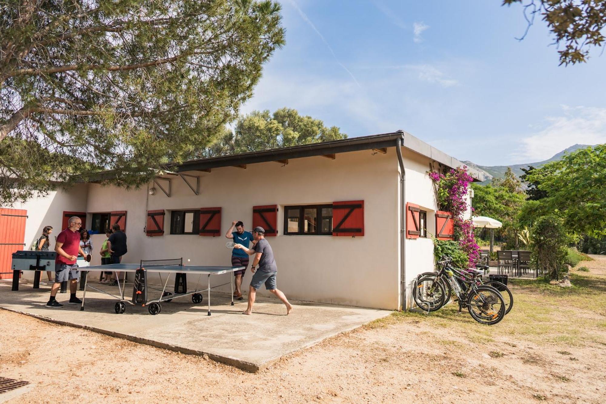 Feriendorf La Mora Calvi  Eksteriør billede